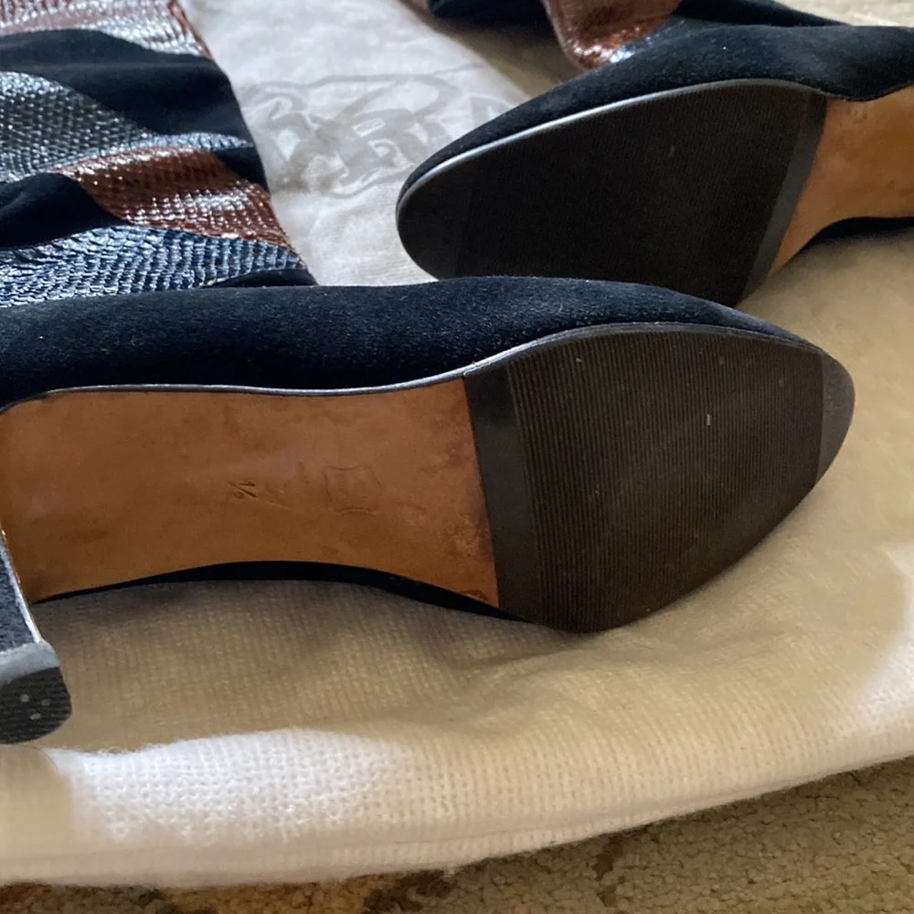 Beltrani Black Suede Knee high boot - Picture 4 of 8